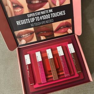 BRAND NEW NWT  Set of Maybelline super stay lipstick